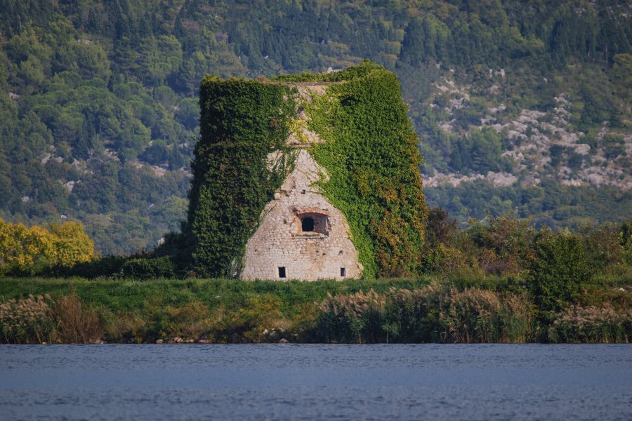 File:Tower Norinska.jpg