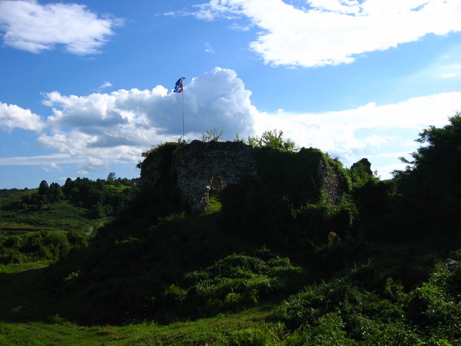 File:Cetin castle, Croatia, front.JPG