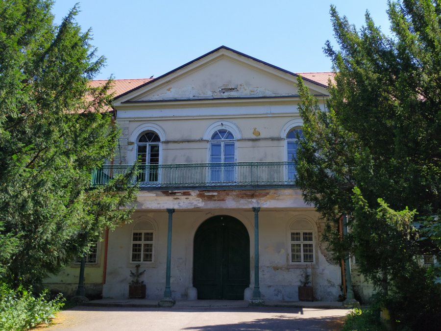 File:Malinovo kaštieľ 01.jpg