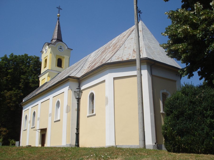 File:Župna crkva sv. Ilije proroka, Gradina kod Virovitice.JPG
