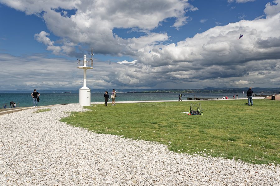 File:Rooster Cape, Izola, Slovenia, 20240502 1337 7638.jpg
