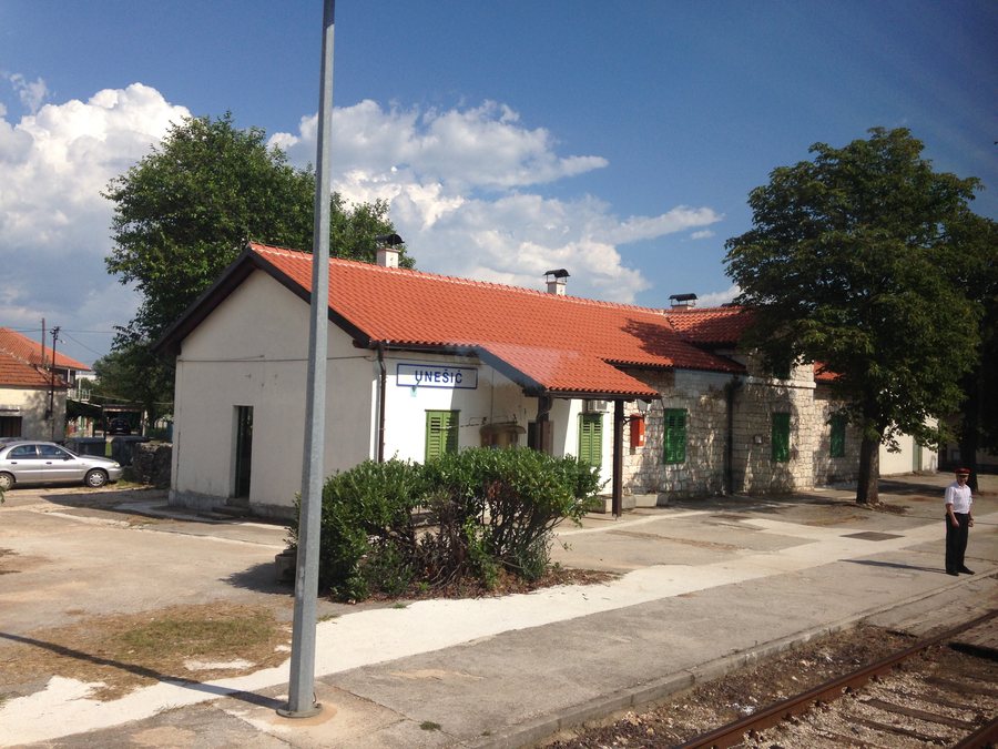 Station Unešić
