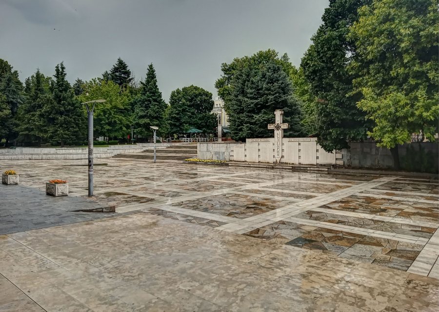 File:Harmanli-central-square001.jpg