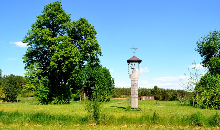 File:Vilkanastrai, koplytstulpis.JPG