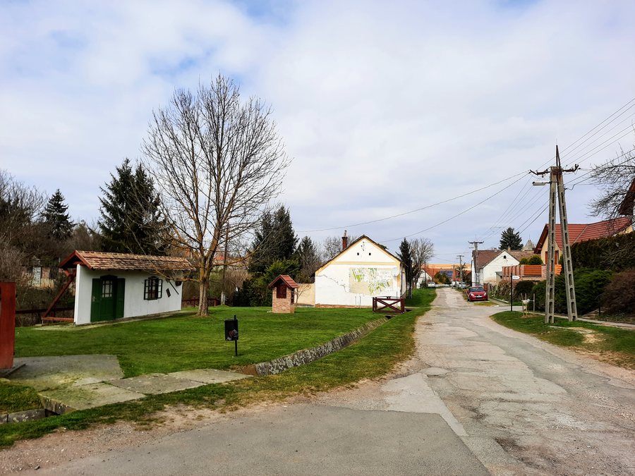 File:Pogány, Petőfi Sándor utcarészlet.jpg
