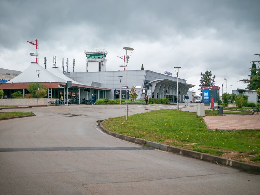 File:Airport, Zemunik Donji (1080988).jpg