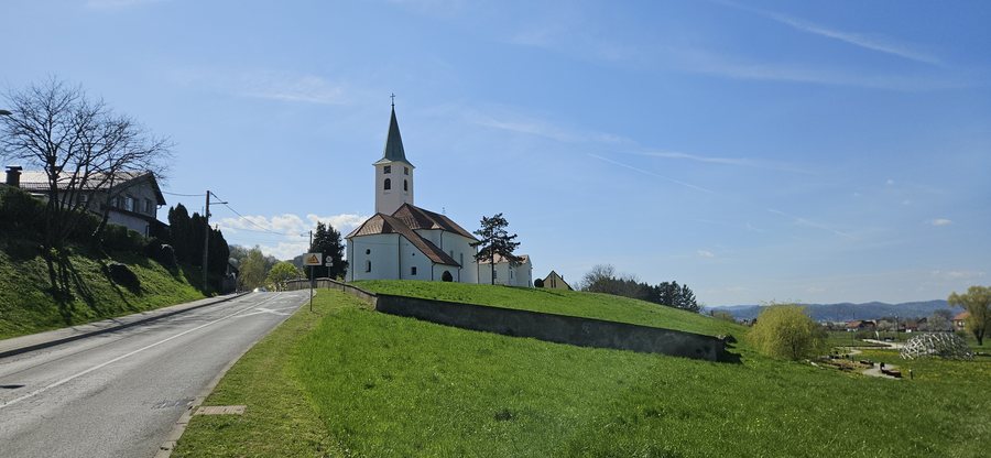 File:Crkva Presvetog Trojstva, Sveta Nedelja 1.jpg