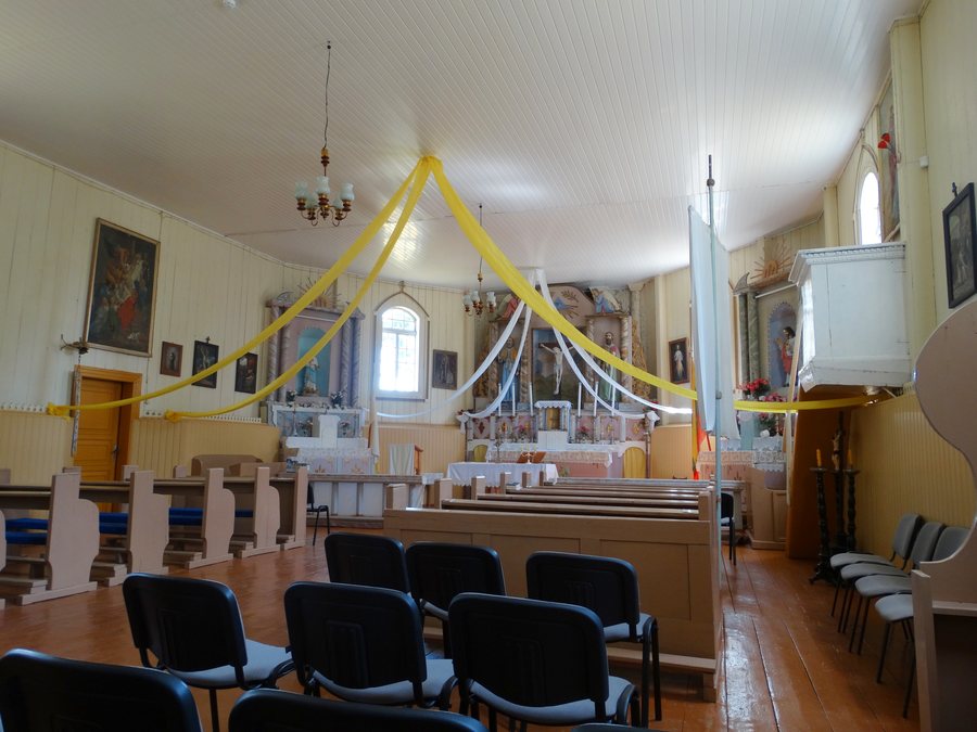 File:Milašaičiai, bažnyčioje.JPG