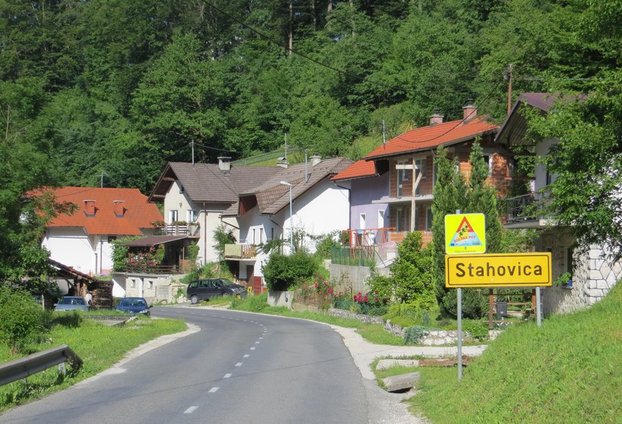File:Stahovica Slovenia.JPG