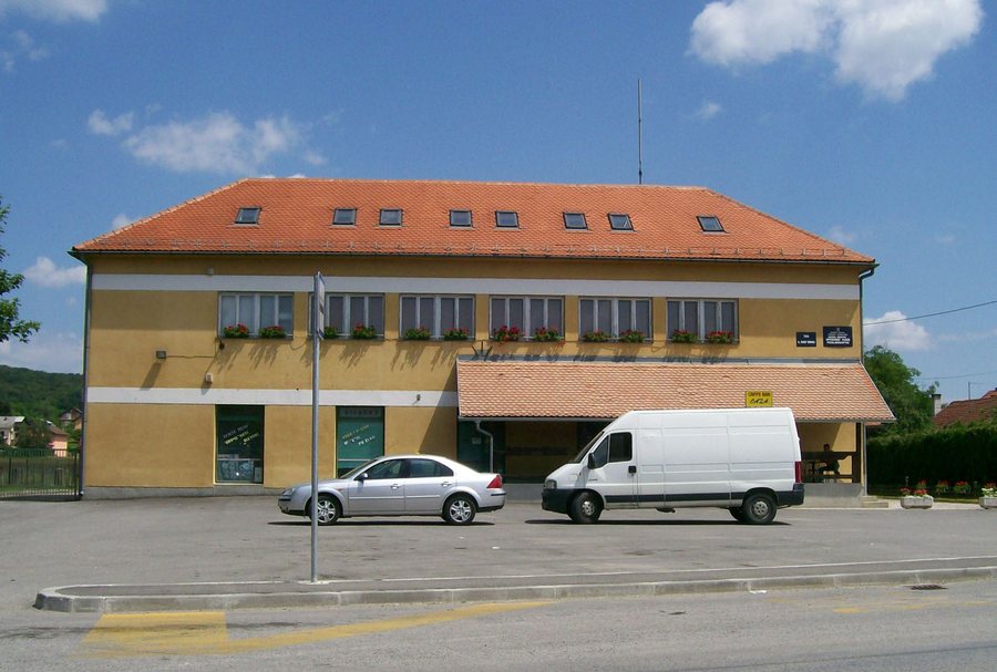File:Zgrada općine Brdovec.jpg