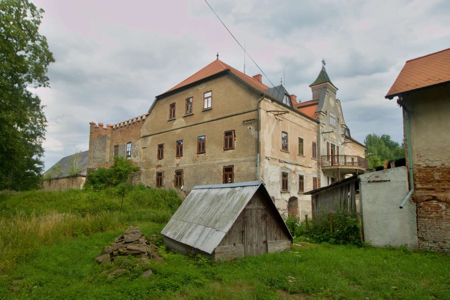 File:Údrč zámek 1.jpg