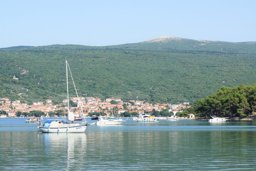 File:Punat Cove (50208533093).jpg