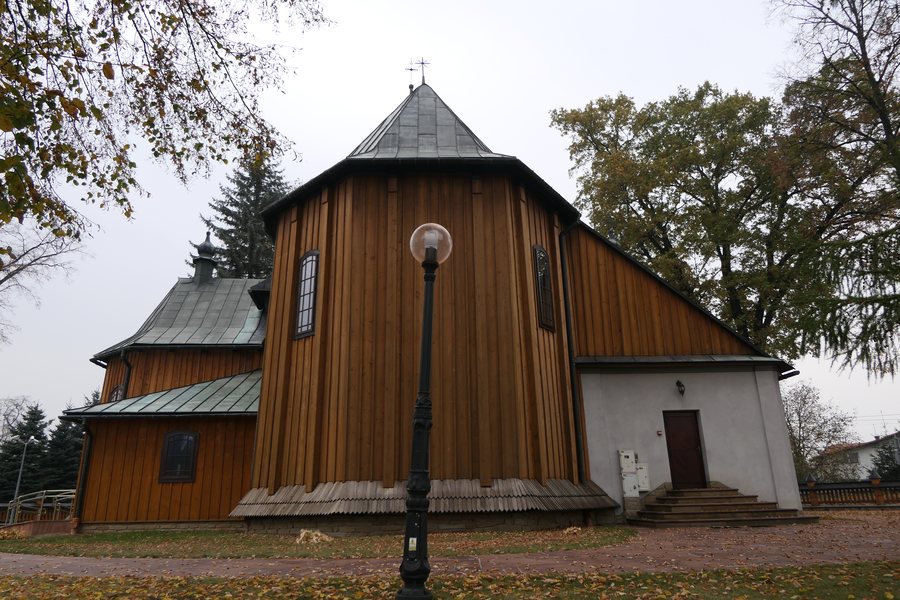File:Kościół pw. św. Stanisława Biskupa w Humniskach.jpg