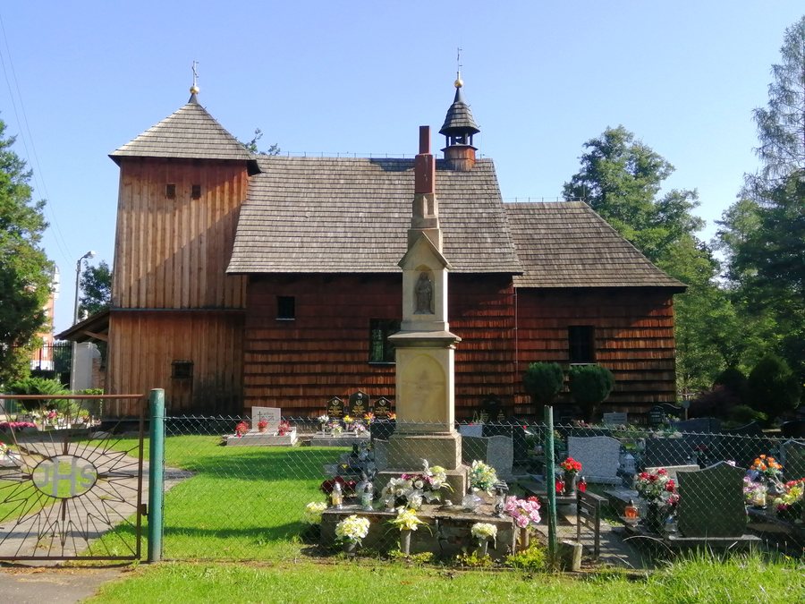 File:Szałsza - kościół Narodzenia NMP 01.jpg