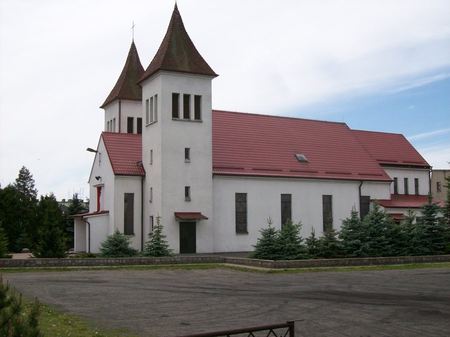 File:Kościół dwuwieżowy w Krzyżu Wlkp..jpg