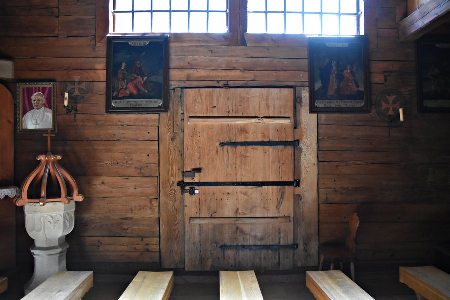 File:Sękowa, Kościół św. Filipa i św. Jakuba w Sękowej 11.jpg