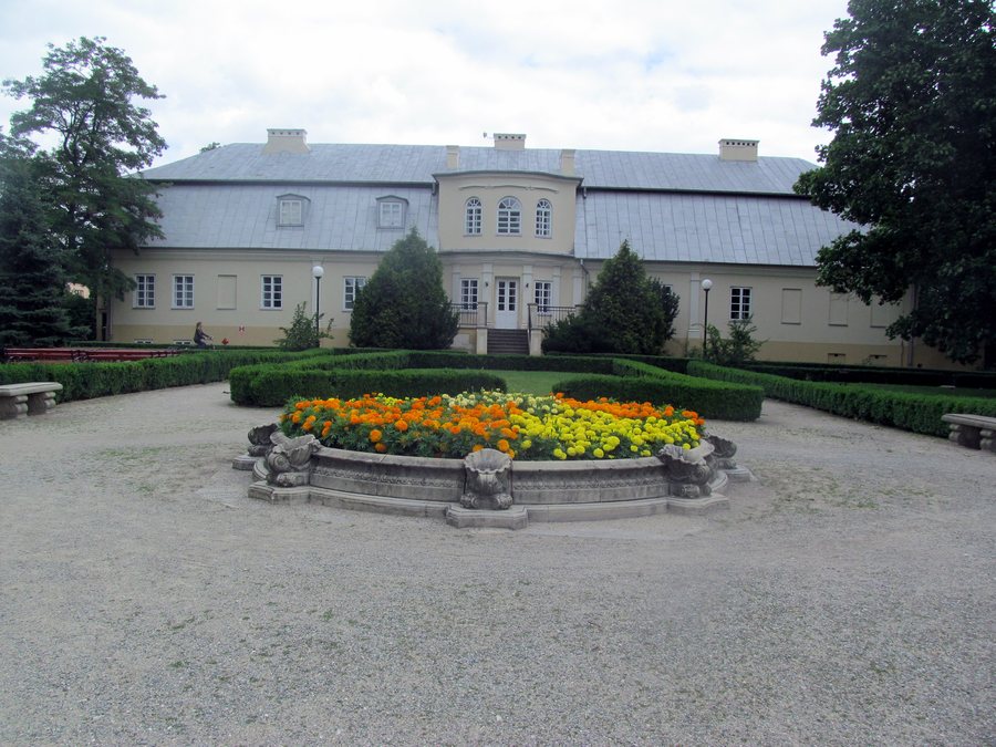 File:Dworek Olszewskich2.jpg