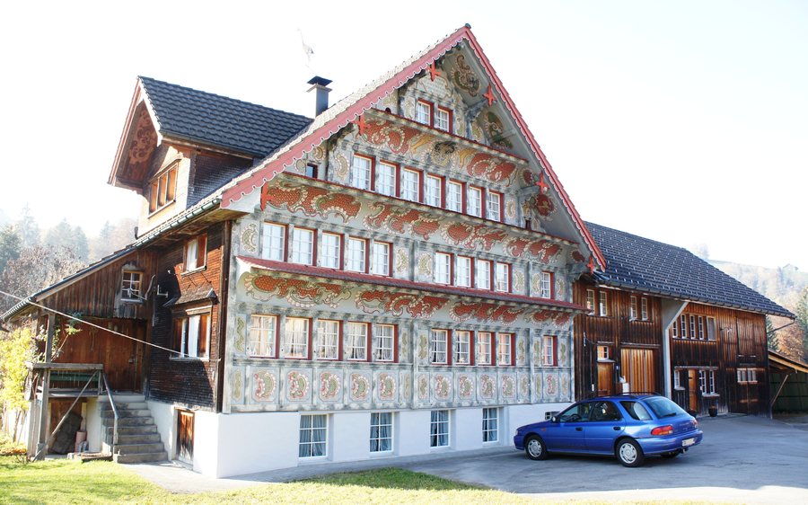 File:Bächli Rotes Haus so 2.JPG