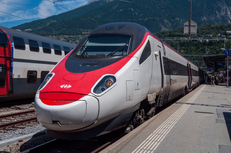 File:SBB ETR 610-013 Astoro Brig.jpg