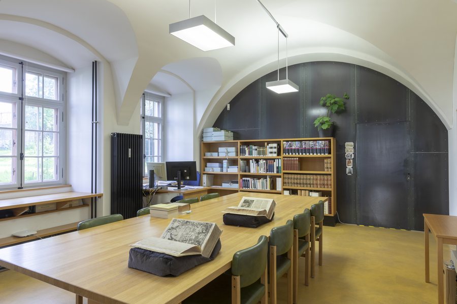 File:Trogen Fuenfeckpalast Lesesaal Kantonsbibliothek 2018.jpg