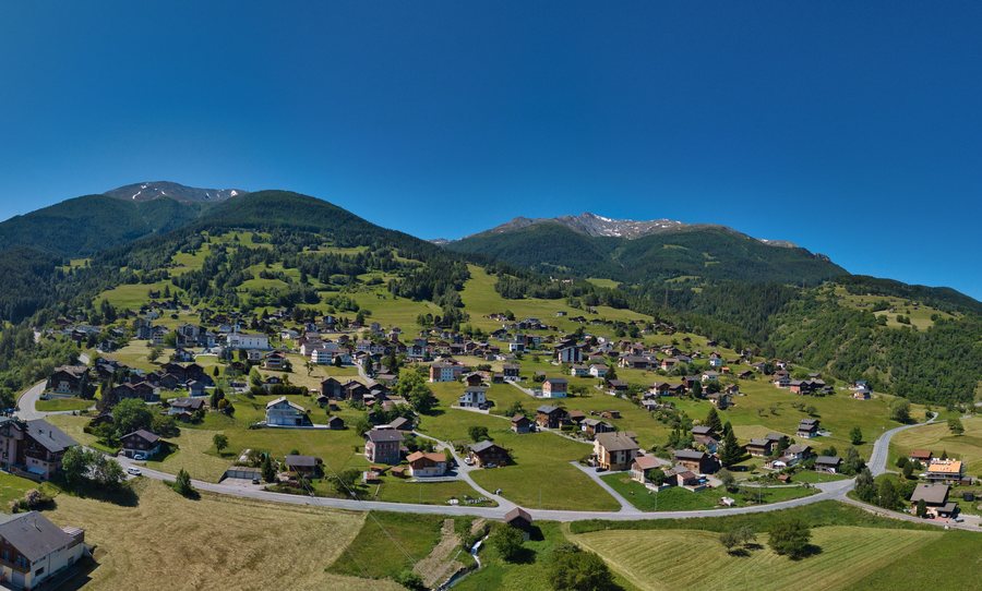 File:Unterbäch Dorf 2022.jpg