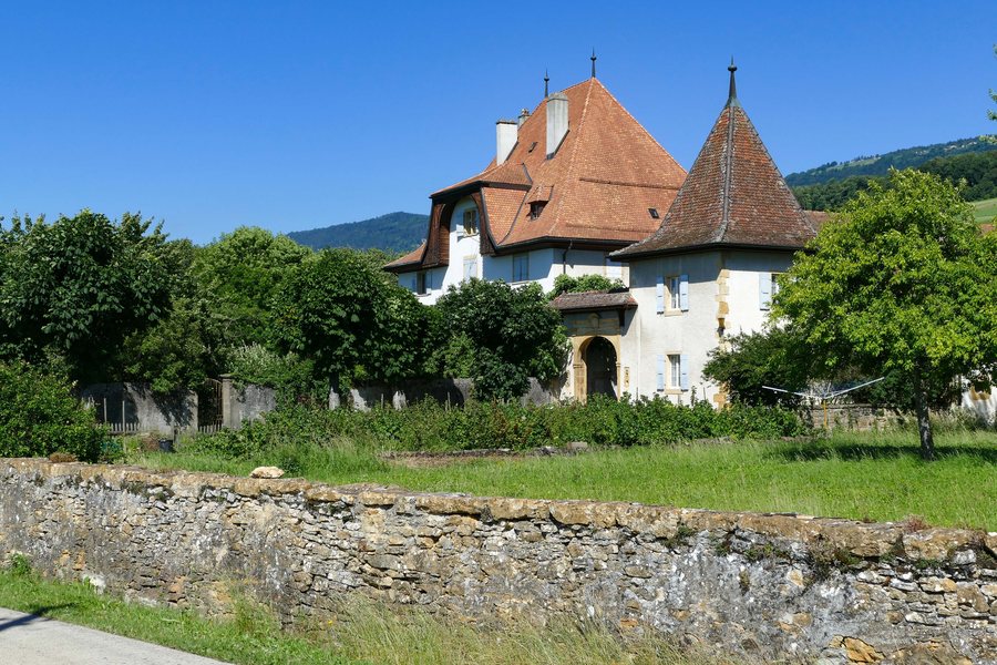 File:Bonvillars, château (1).jpg
