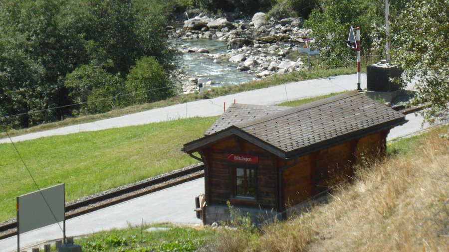 File:Blitzingen railway station.jpg