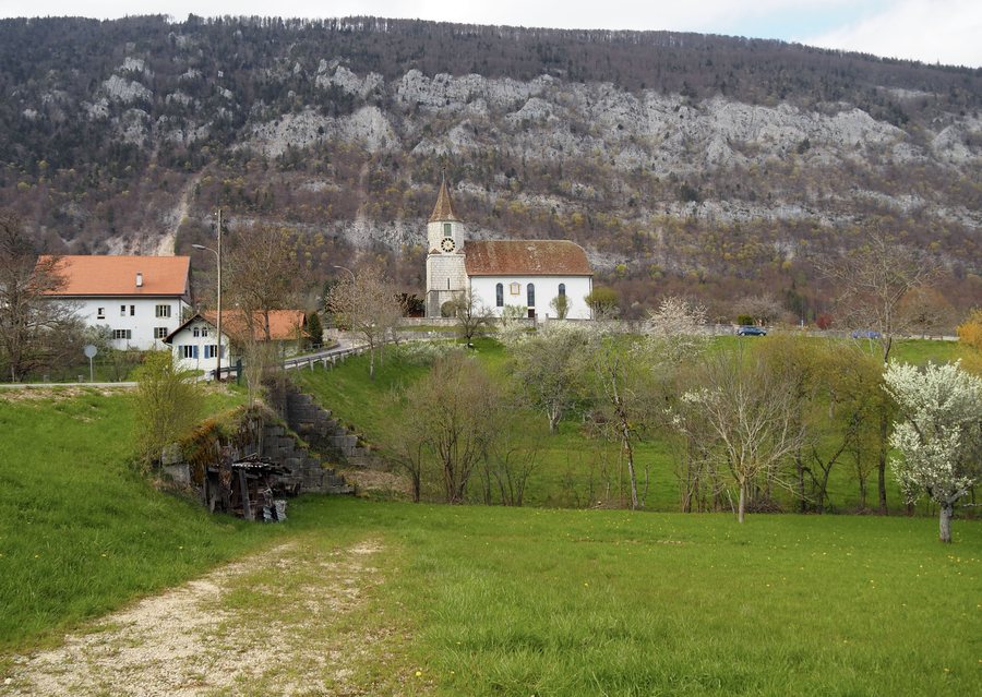 File:Eglise d’Orvin.jpg