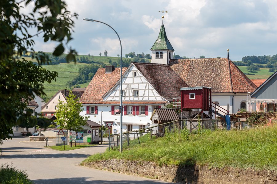 File:Oberhallau SH Zentrum (2018).jpg