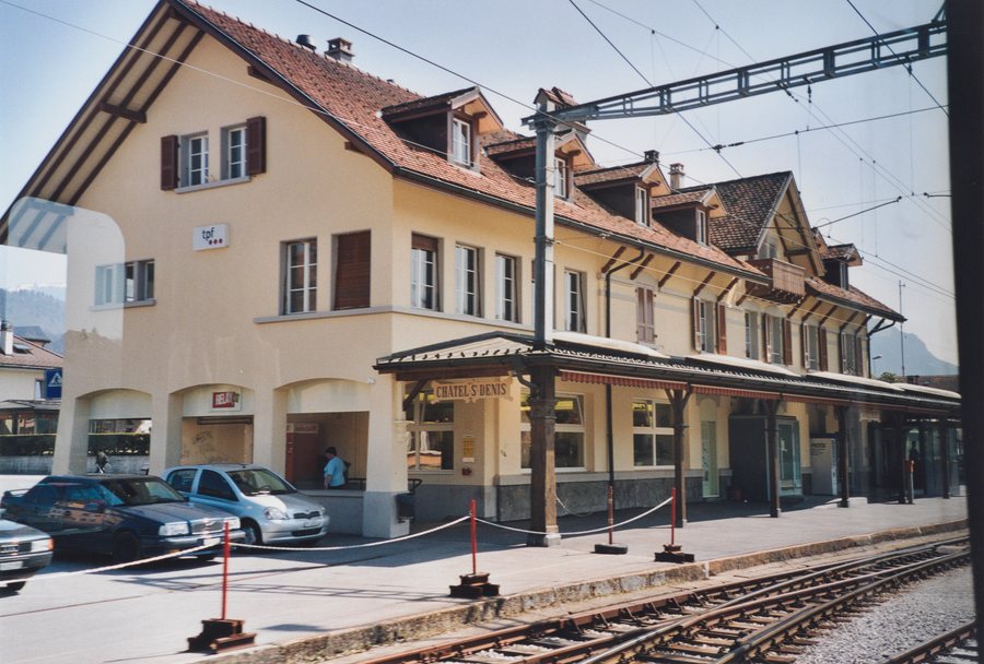 SBB Historic - F 122 00229 005 - Chatel-St-Denis GFM Stationsgebaeude Bahnseite