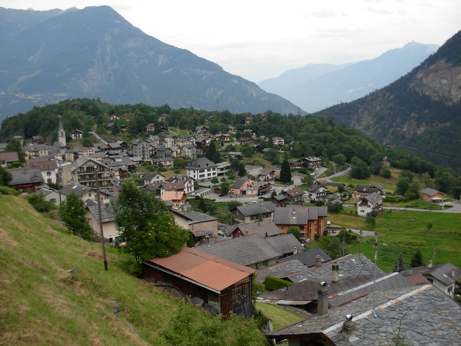 File:Salvan vue.jpg
