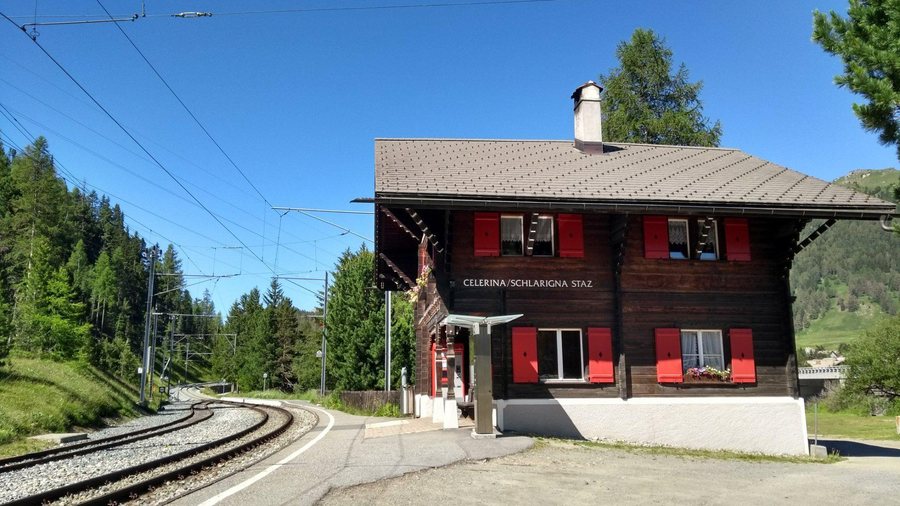 File:Celerina Staz railway station.jpg