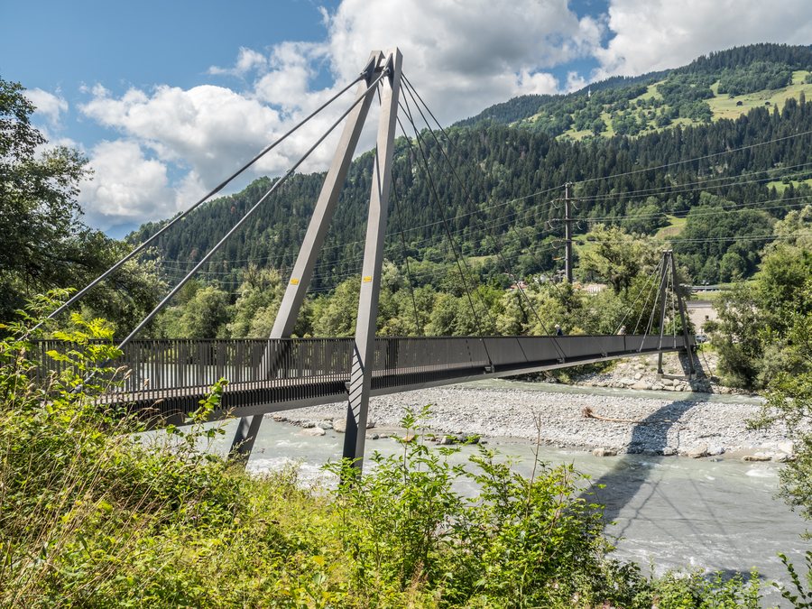 File:Punt Crap Gries über den Vorderrhein, Schluein GR – Castrisch GR 20190814-jag9889.jpg