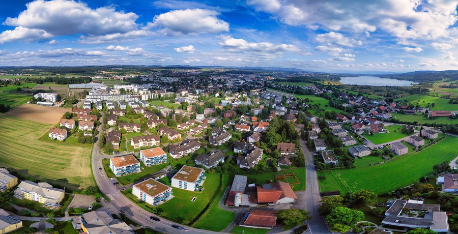 File:Schwerzenbach ZH Panorama.jpg