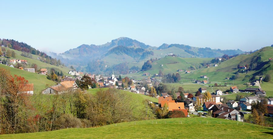 File:Urnäsch Dorf w.JPG