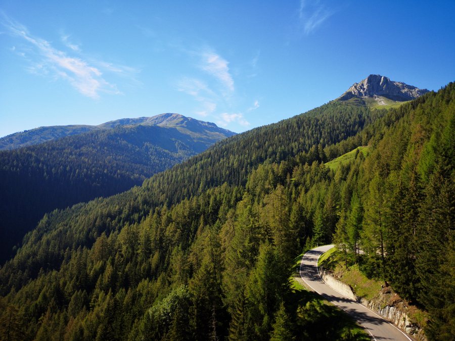 File:Liddes Swiss Alps (51693988324).jpg