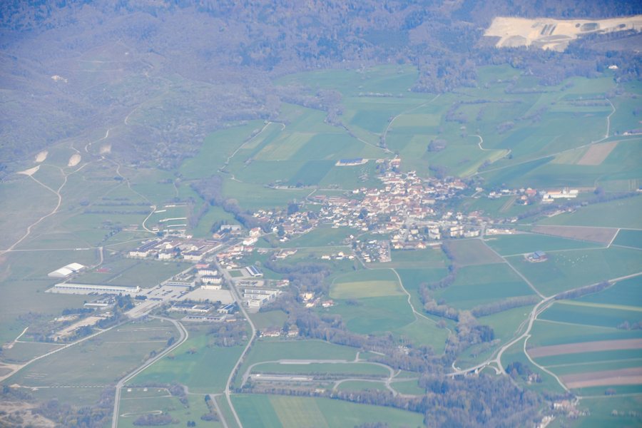 File:Bière vue du ciel.jpg