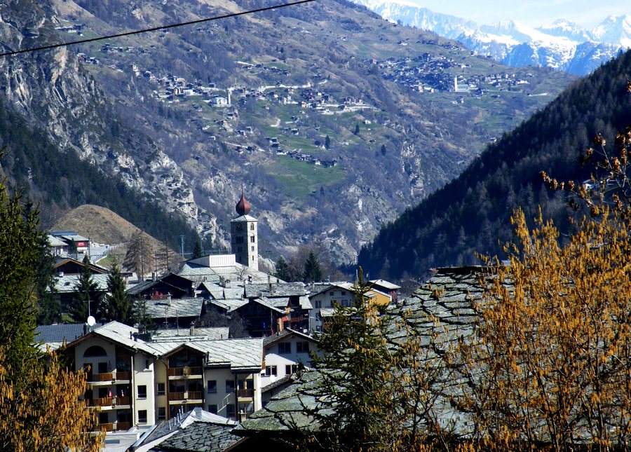 View of St. Niklaus, Valais, Switzerland, showing roof coverings of quartzite slabs