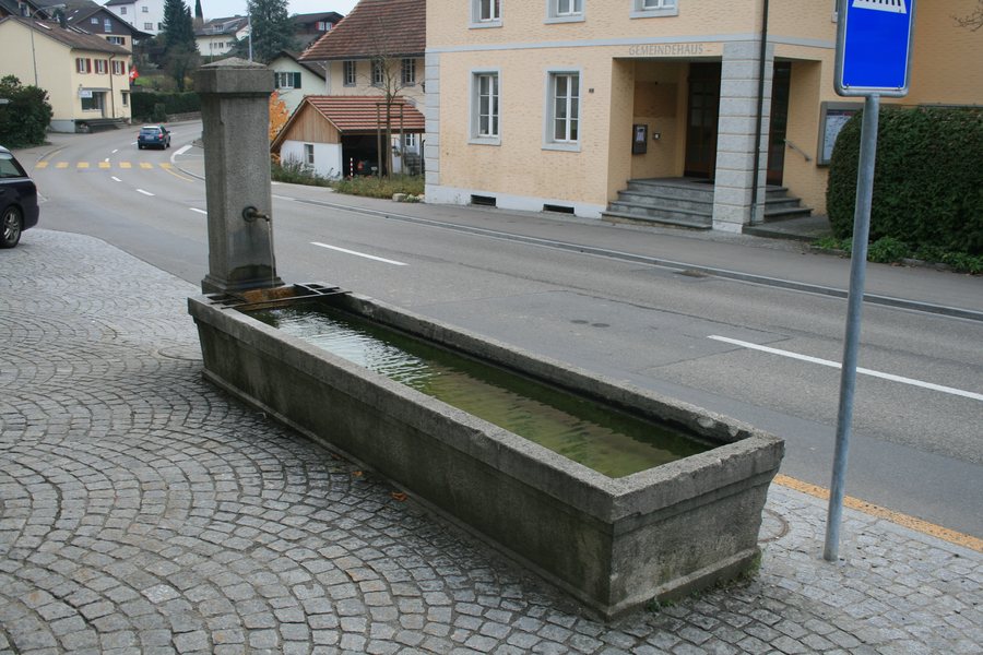 File:Künten Bellikonerstrasse 2 Brunnen.jpg