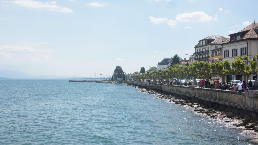 File:Nyon quai.JPG