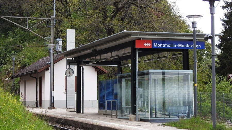 File:Montmollin-Montezillon railway station.jpg