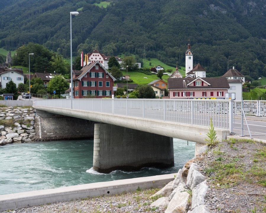 File:Attinghauser Brücke Reuss Altdorf UR - Attinghausen UR 20160728-jag9889.jpg