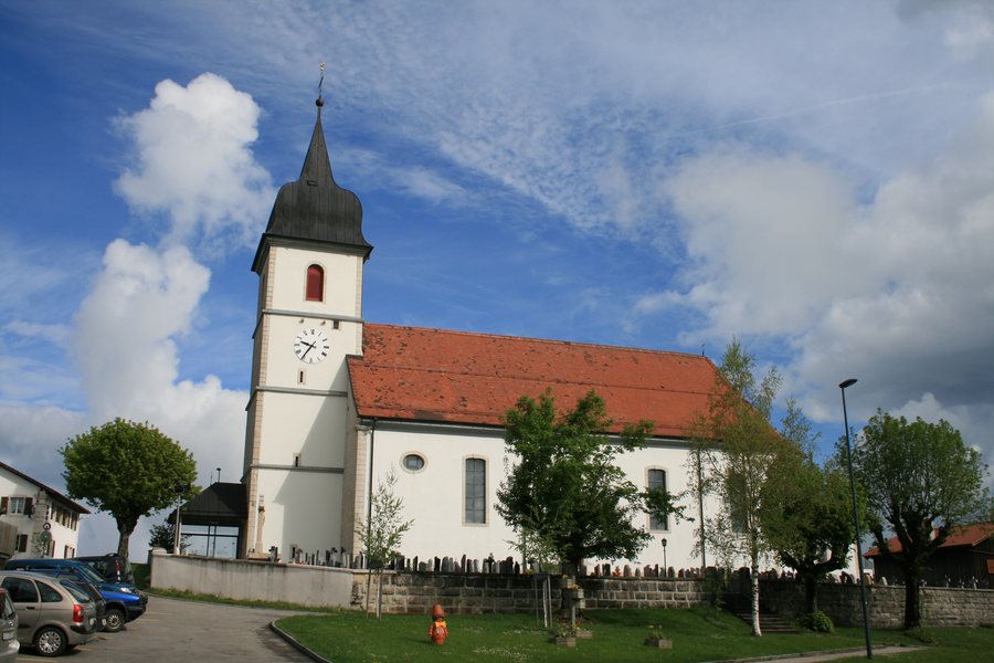 File:Montfaucon JU Kirche.JPG