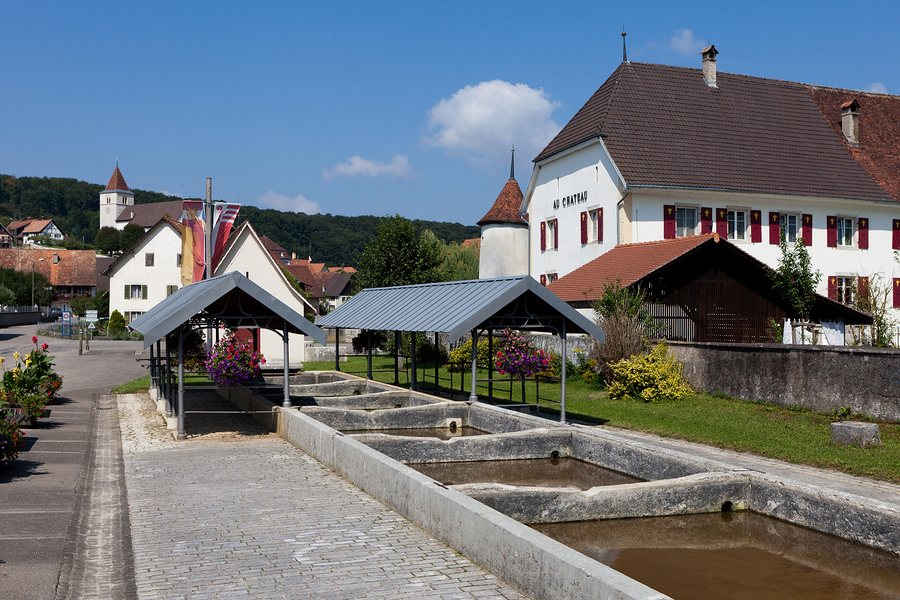 File:B-Coeuve-Chateau-Lavoirs.jpg