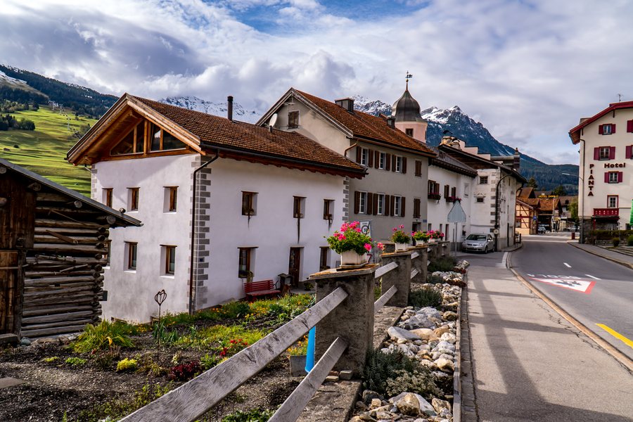 File:Savognin Old Town.jpg