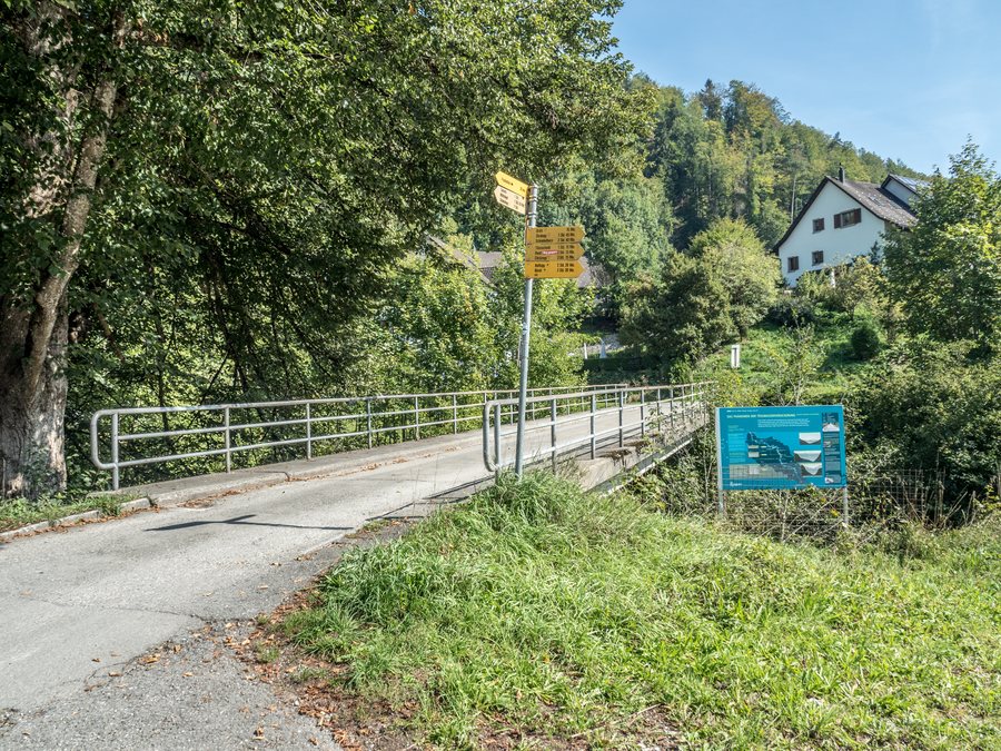 File:Breitenmatt Brücke über die Töss, Steg im Tösstal ZH 20180916-jag9889.jpg