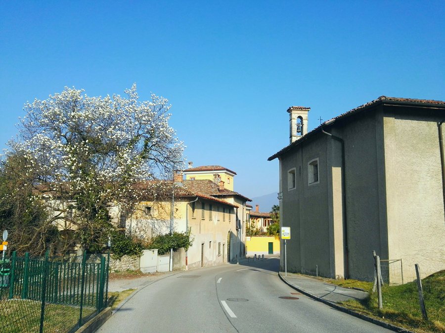 File:Burg Brusata (Novazzano).jpg