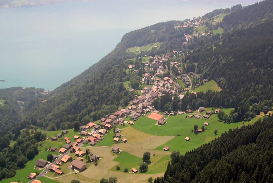 File:Beatenberg dorf.jpg