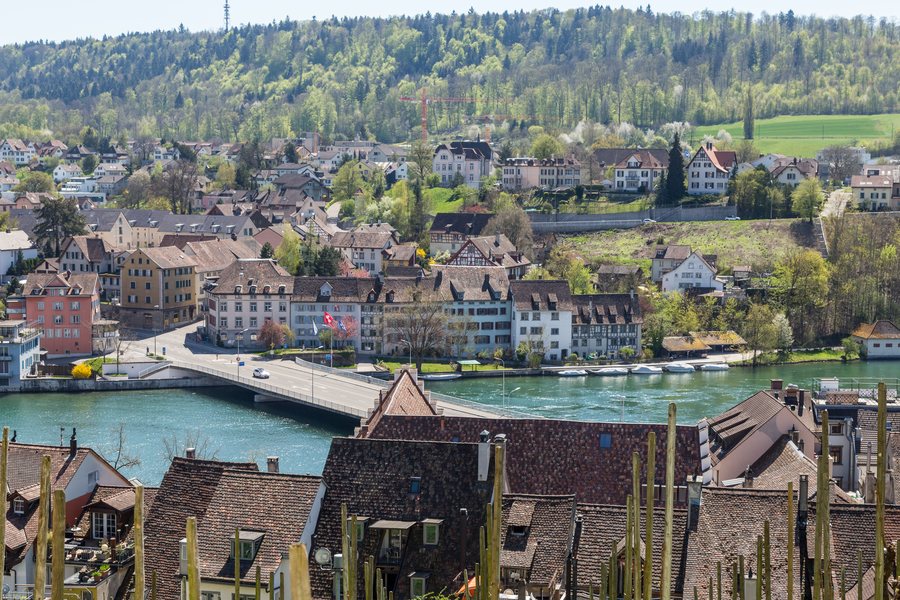 Blick von Schaffhausen auf Feuerthalen ZH (2015)