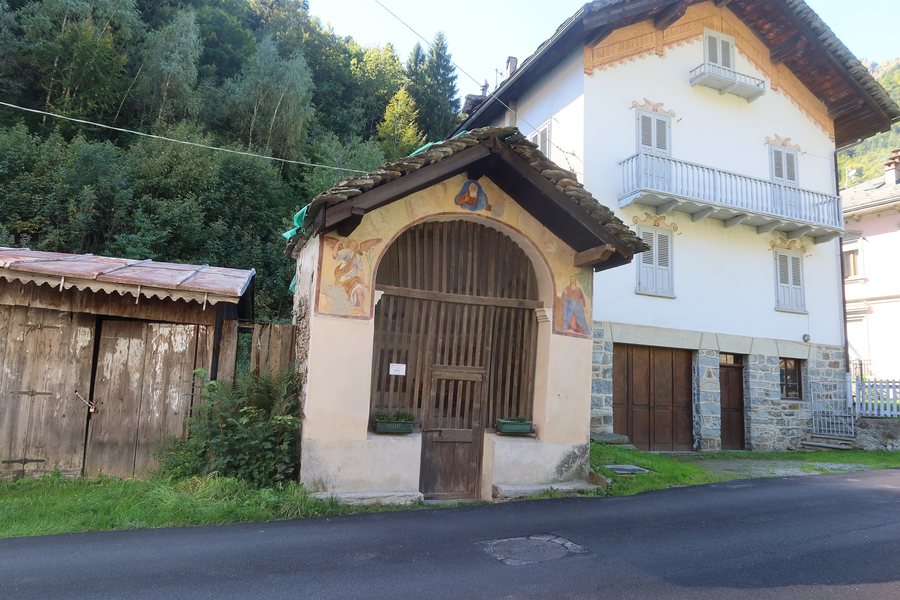 File:Riva Valdobbia Cappella di San Defendente.jpg